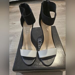 BCBG Paris Pumps